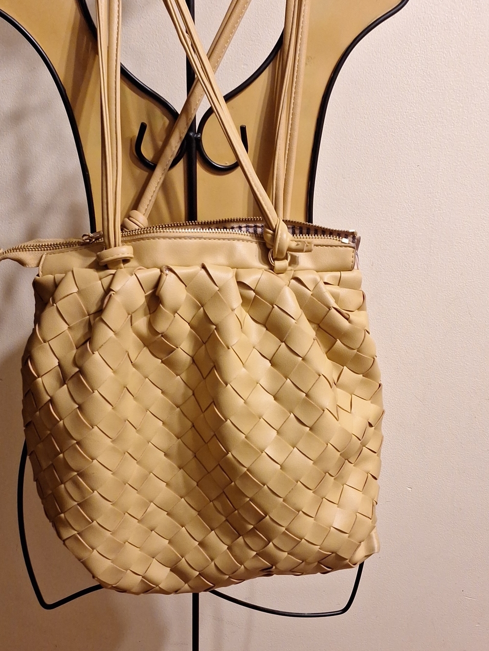 Urban Expressions Woven Tote Bag in Light Beige